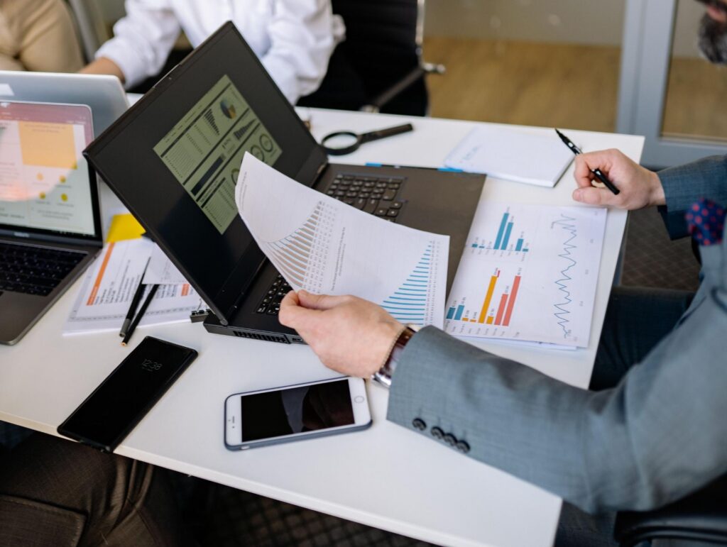 Sales Management Software: How to Choose a System Your Reps Will Actually Use in 2026