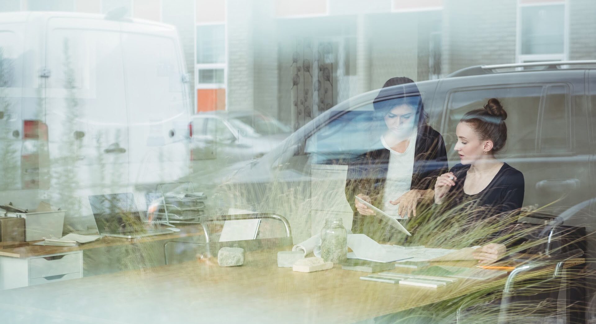 AI-Powered Outreach: 3 Alternatives to Cold Calling in 2025 Your Team Should Leverage