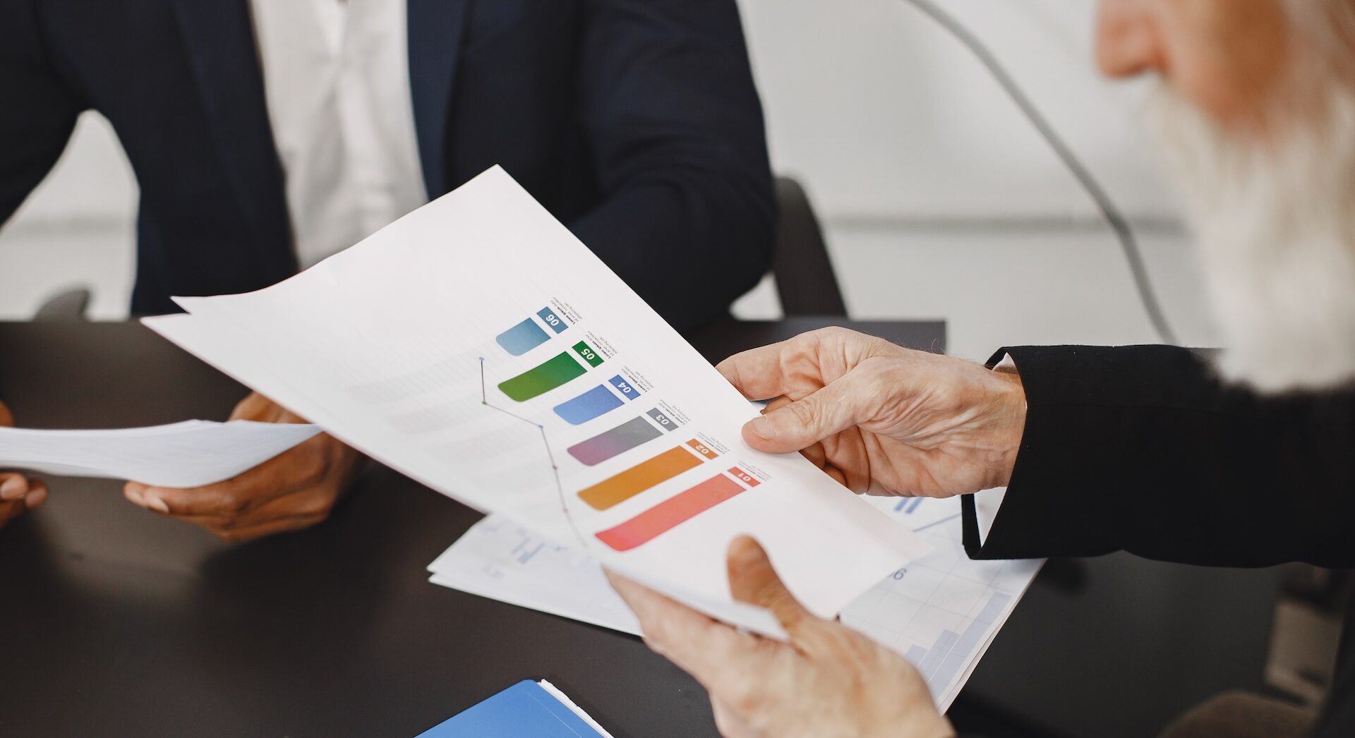 The Ultimate Guide to B2B Sales Pipeline Stages in 2025