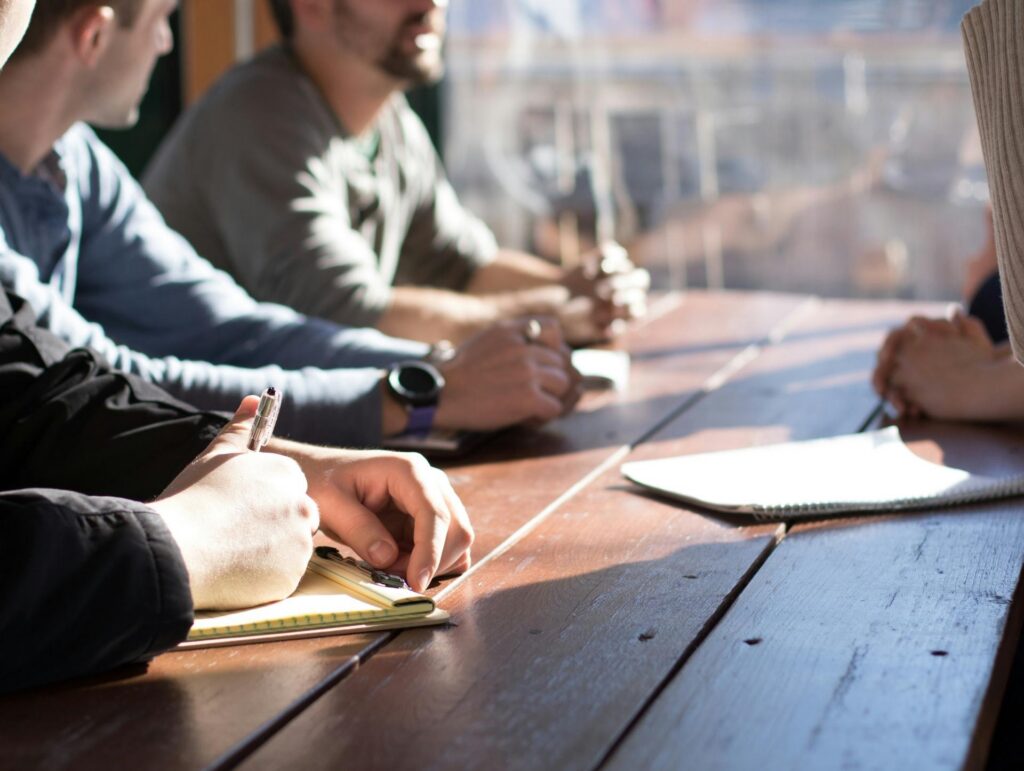 The B2B Buying Process in 2026 : Stages, Key Factors, and How Sales Teams Can Adapt