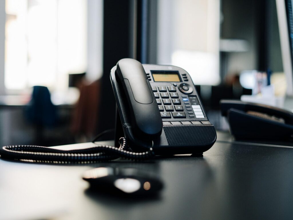 Cold Call Dialer: 19 B2B Tools Compared by What They’re Built On 2026
