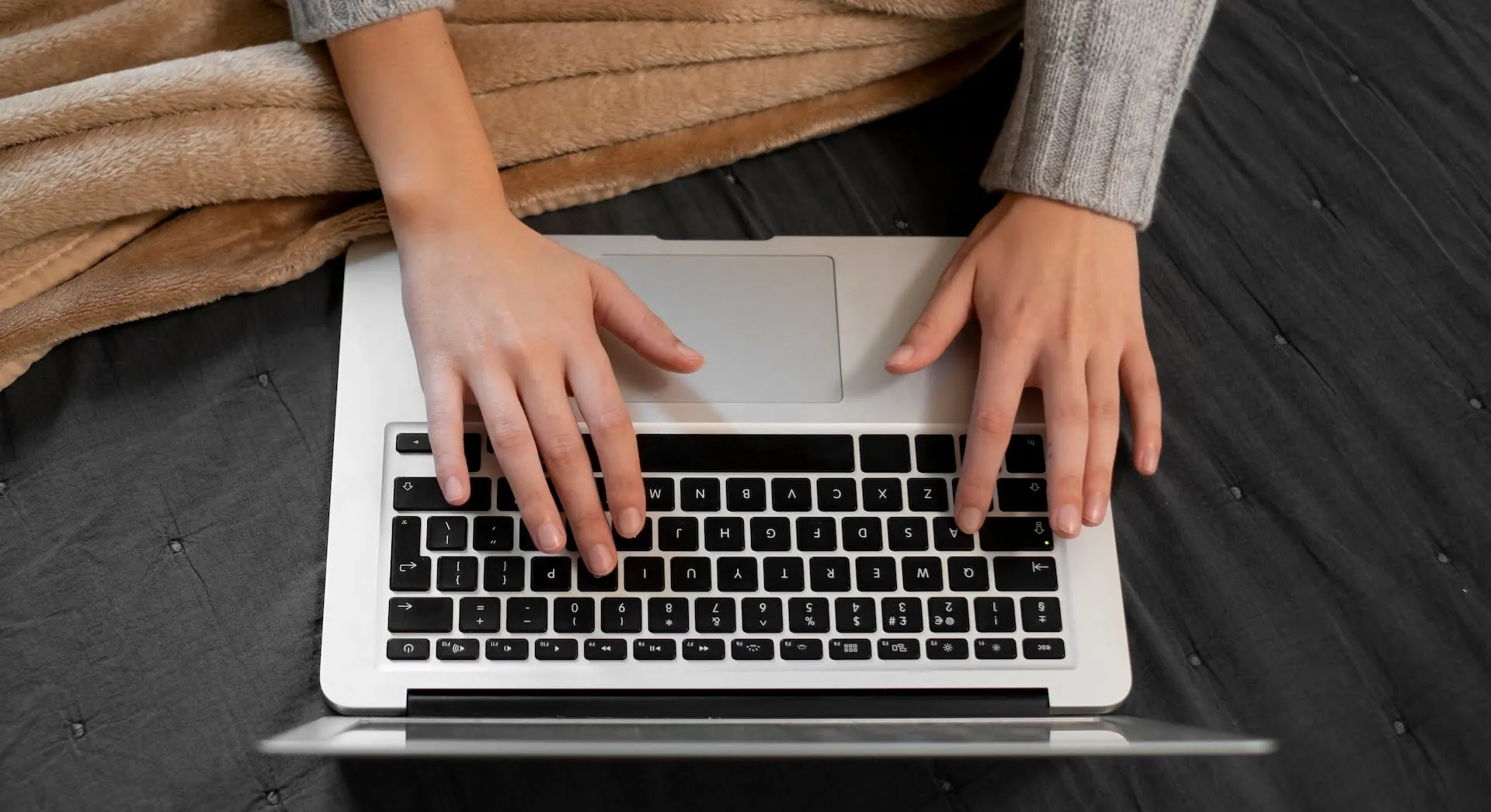Master Cold Email Sequences in 2025: AI Outreach & Follow-Up Tactics