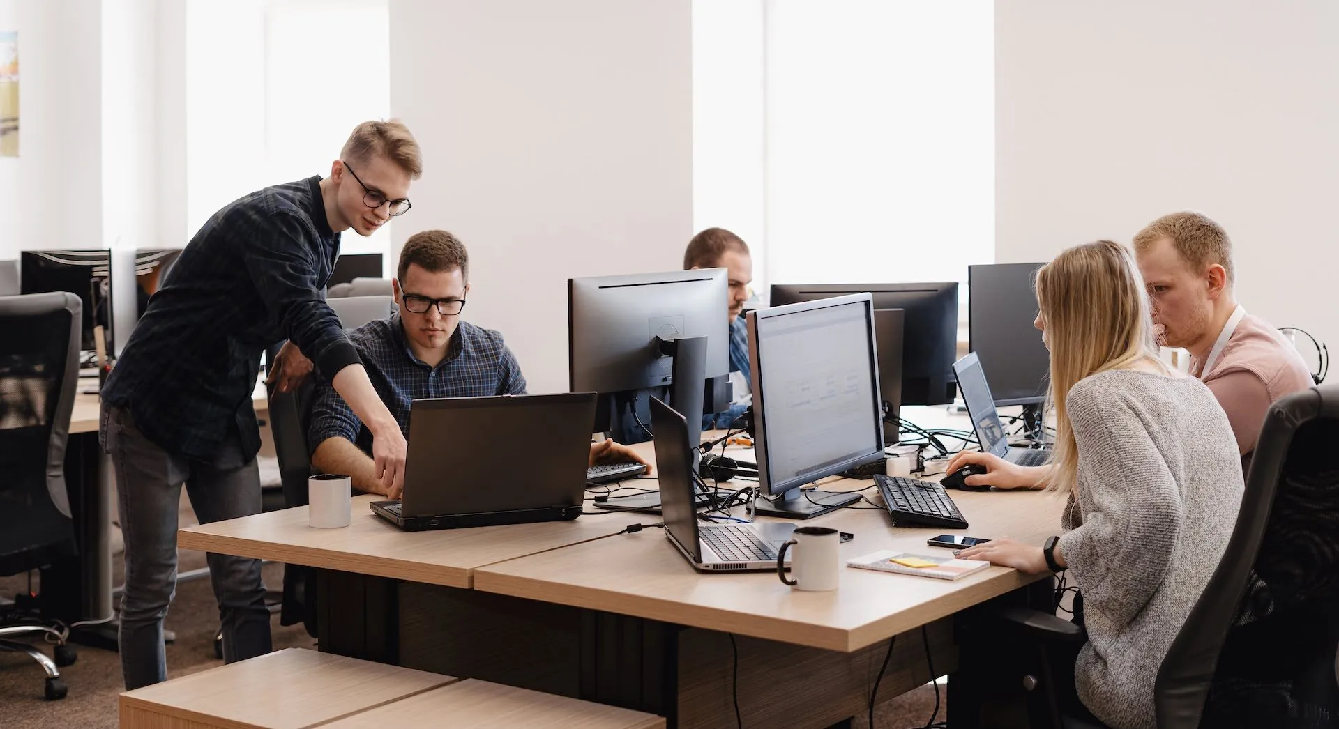Outside Sales in 2025: Trends, Strategies, and Smart Outsourcing