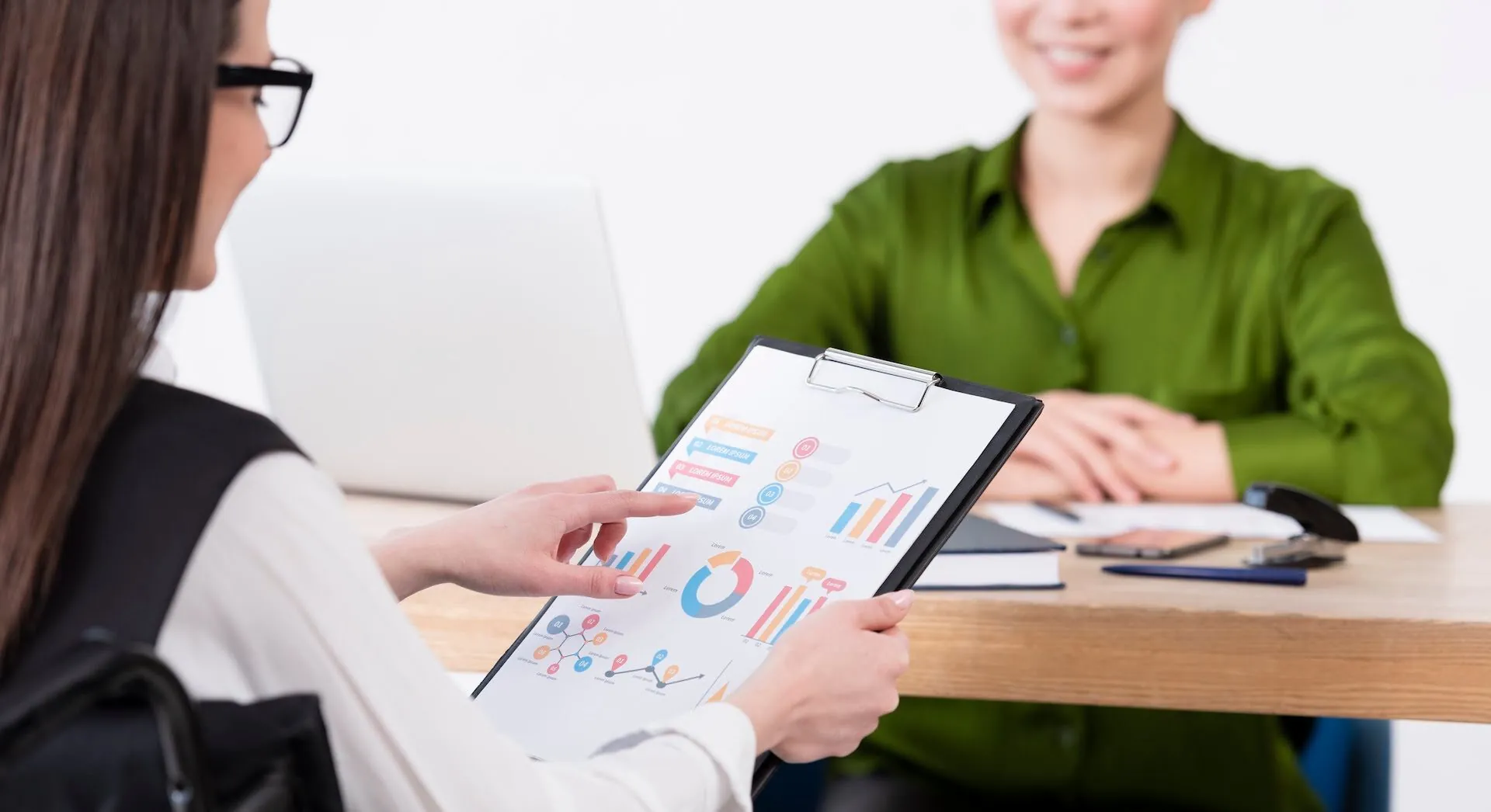 Healthcare Sales in 2025: Engaging Hard‑to‑Reach Decision‑Makers & When to Outsource for B2B Success