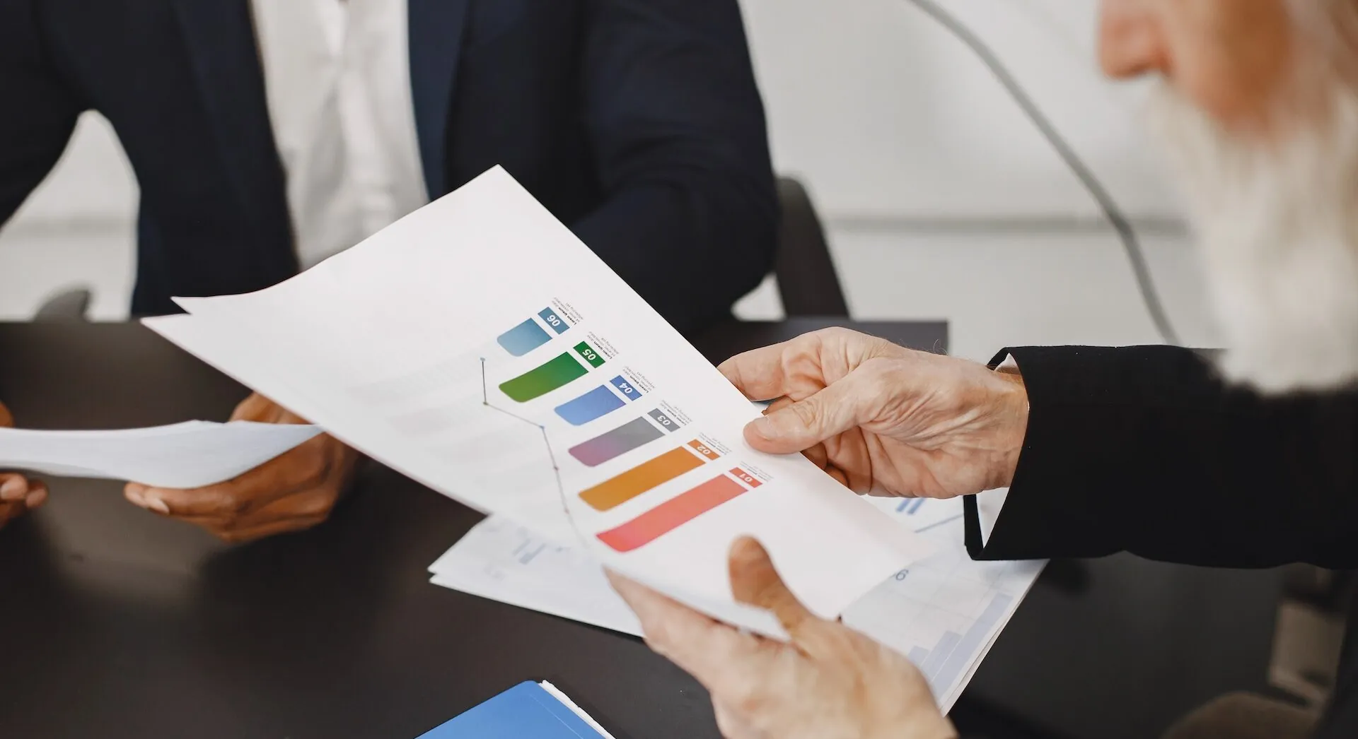 The Ultimate Guide to B2B Sales Pipeline Stages in 2025